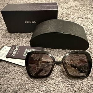 Prada 53YS Gold Polished Black/Gradient Grey Sunglasses